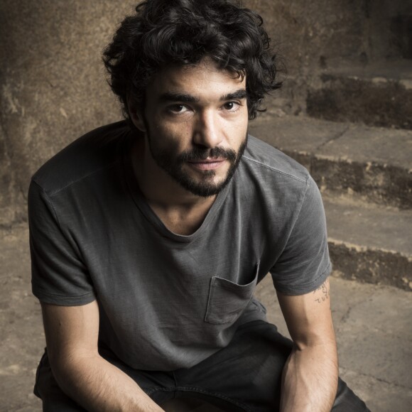 Caio Blat contou que ficou surpreso com a escalação para ser o chefe de guarda Cássio na novela 'Deus Salve o Rei'