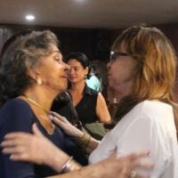 Betty Faria consola Gloria Perez em missa dos 25 anos da morte de Daniela Perez