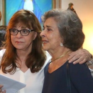 Gloria Perez e Betty Faria se emocionaram na missa dos 25 anos da morte de Daniela Perez, filha da autora