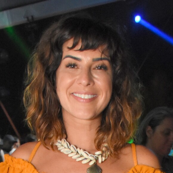 Fernanda Paes Leme na festa de Réveillon da Pousada Zé Maria, em Fernando de Noronha