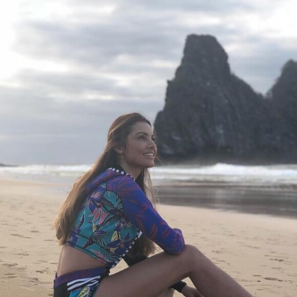 Patricia Poeta publicou foto em uma praia de Fernando de Noronha no Instagram