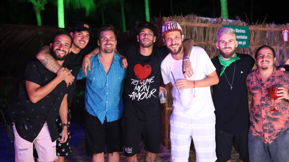 Neymar, Gabriel Medina e amigos se reúnem em luau pré-Réveillon na Bahia. Fotos!