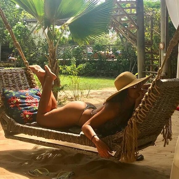 Juliana Paes, em Jericoacoara, compartilhou uma foto de biquíni na rede social