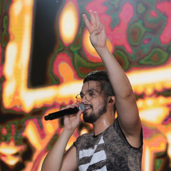 Luan Santana quer lançar um DVD em 2018: 'O 1977 vai fazer 2 anos nesse ano e esse novo DVD pode ser gravado até em Salvador. Como eu sempre lancei um DVD por ano, acho até que estamos meio atrasados para lançar um novo'
