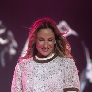 Claudia Leitte minizou a polêmica com o hit 'Lacradora', gravado por ela e a dupla Maiara e Maraisa