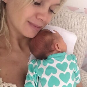 'Chego ao final deste ano com este registro de fé, amor, esperança, muito aprendizado, algumas cicatrizes, que ficarão para sempre, e o nosso amor nos braços com muita saúde', escreveu Eliana