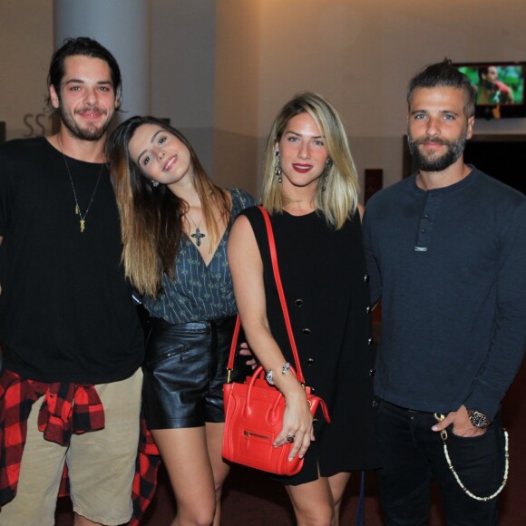 Giovanna Lancellotti foi apresentada a Gian Luca Ewbank por Giovanna Ewbank