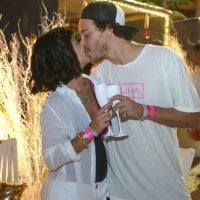 Giullia Buscacio beija namorado, Pedro Cantelmo, em Réveillon no Rio. Fotos!