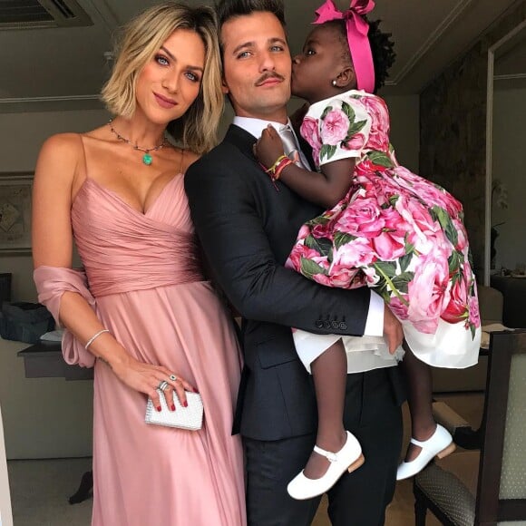 Bruno Gagliasso fez uma declaração para Giovanna Ewbank e Títi no Instagram