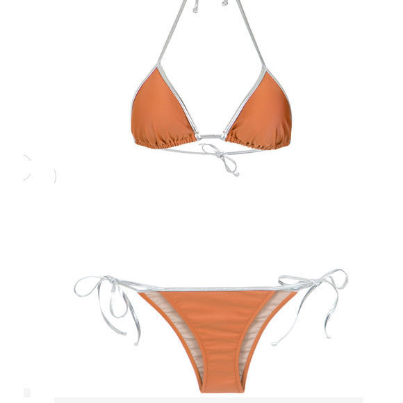 O biquíni cortininha usado por Bruna Marquezine em Fernando de Noronha é da grife Adriana Degreas e está à venda no site Farfetch por R$ 420