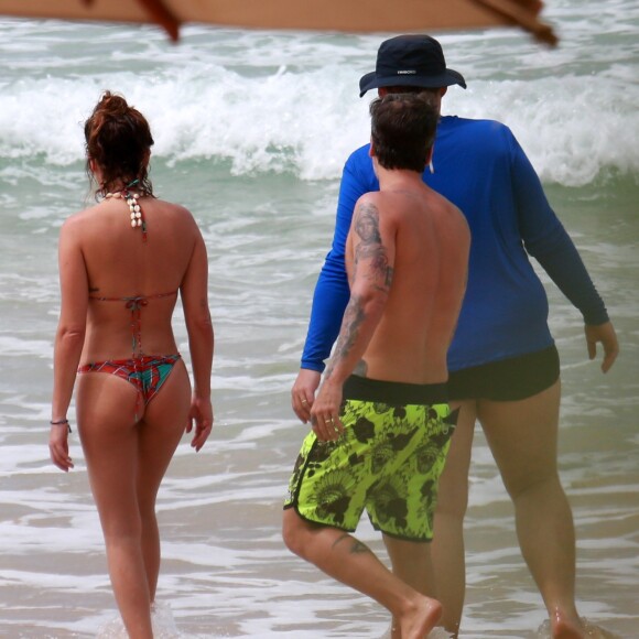 FFernanda Paes Leme curte dia na praia de Fernando de Noronha com Bruno Gagliasso