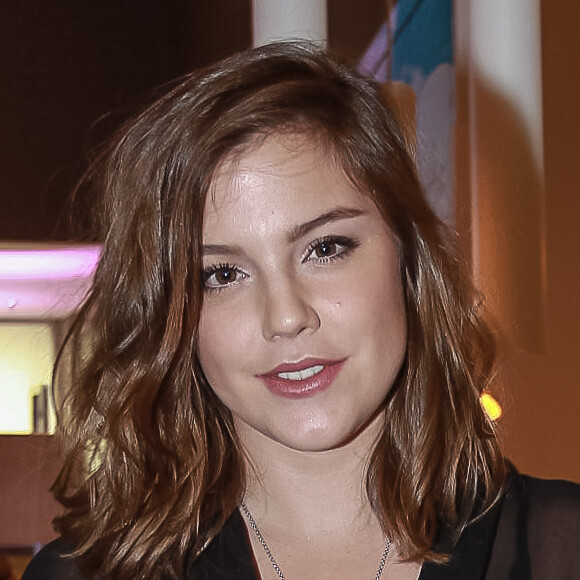 Alice Wegmann lembrou que não usava camiseta regata: 'Horror aos meus ombros'