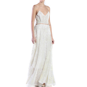 O vestido branco usado por Bruna Marquezine no Ano Novo leva a assinatura da grife Helo Rocha