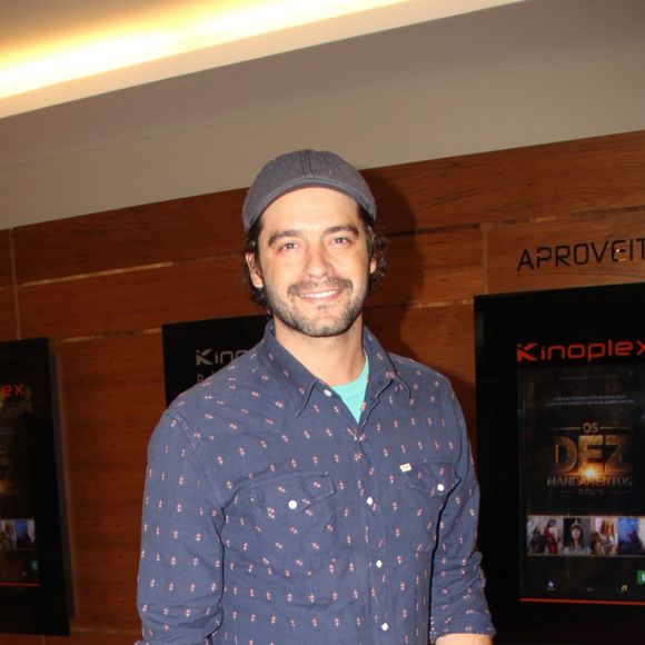 Guilherme Winter foi escalado para a novela 'Topíssima', que foi adiada pela Record TV