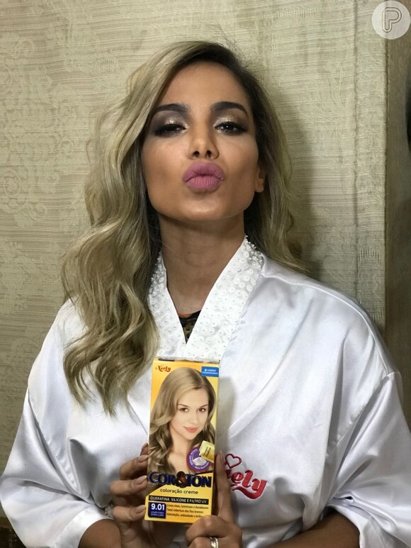 Foto: Anitta, com o projeto CheckMate, promete lançar um clipe por mês -  Purepeople