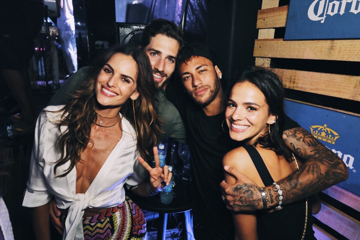 Foto: Bruna Marquezine e Neymar planejam se reencontrar em Paris, no final  de janeiro - Purepeople