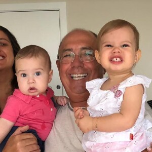 Thais Fersoza se derreteu ao ver a filha, Melinda, aplaudindo Teló: 'Coisa mais gostosa'