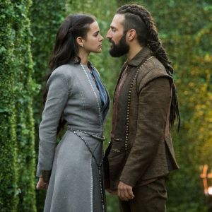 Bruna Marquezine aprova shipper com José Fidalgo na novela 'Deus Salve o Rei': 'Constarina'