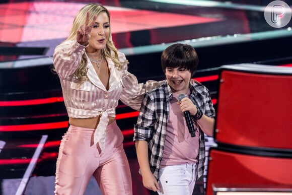 Claudia Leitte se emocionou com Guilherme Martinez, de 11 anos. O menino virou as quatro cadeiras ao cantar 'Music And Me', de Michael Jackson