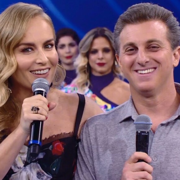Luciano Huck e Angélica abriram a intimidade do casal no 'Domingão do Faustão' deste dia 7 de janeiro de 2018