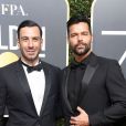 Ricky Martin e o noivo, Jwan Yosef, cruzaram o tapete vermelho da 75ª edição do Globo de Ouro, em Los Angeles, neste domingo, 7 de janeiro de 2018