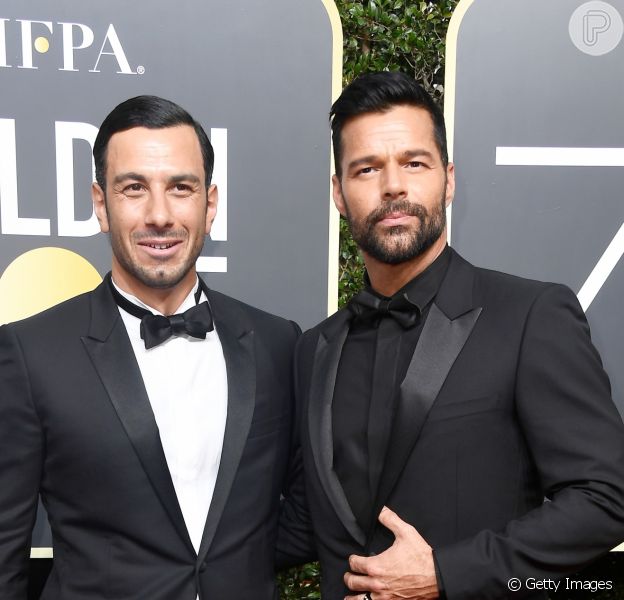 Ricky Martin e o noivo, Jwan Yosef, cruzaram o tapete vermelho da 75ª edição do Globo de Ouro, em Los Angeles, neste domingo, 7 de janeiro de 2018