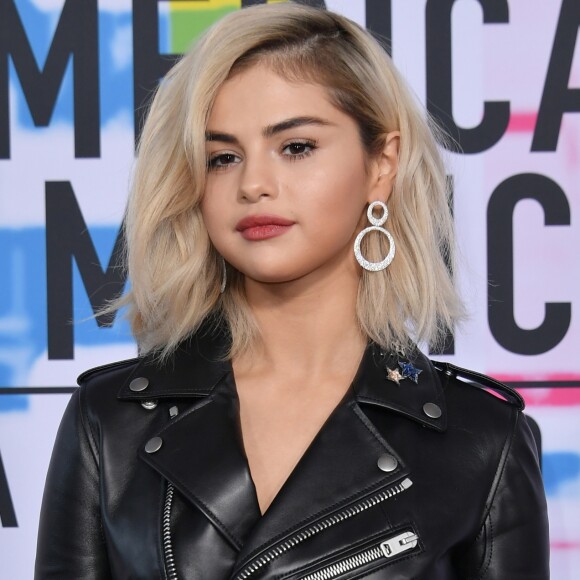 Justin Bieber estaria planejando pedir Selena Gomez em casamento