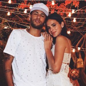 Bruna Marquezine e Neymar cogitam morar juntos após Copa da Rússia, de acordo com informações do 'UOL' nesta segunda, dia 08 de janeiro de 2018