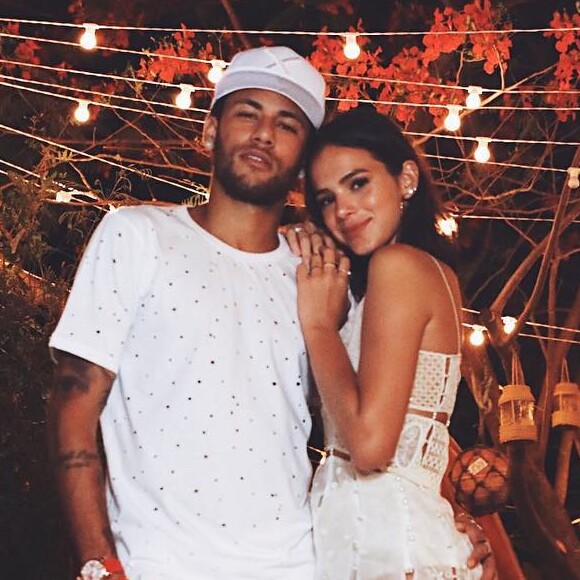 Bruna Marquezine e Neymar cogitam morar juntos após Copa da Rússia, de acordo com informações do 'UOL' nesta segunda, dia 08 de janeiro de 2018