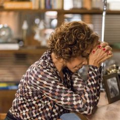 No último capítulo da novela 'Pega Pega', Lígia (Ângela Vieira) confessou que matou Mirella (Marina Rigueira) acidentalmente ao ser presa pela polícia