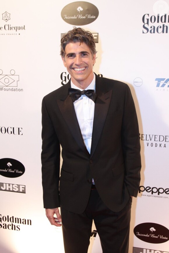 Reynaldo Gianecchini foi ao baile de gala Brazil Foundation, em São Paulo, nesta quinta-feira, 29 de maio de 2014