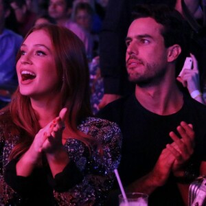 Marina Ruy Barbosa e Xande Negrão assitiram show de Paula Fernandes. Música da cantora embalou primeiro beijo do casal