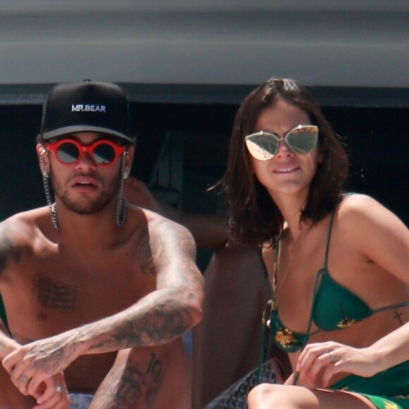 Neymar e Bruna Marquezine curtiram juntos, em Fernando de Noronha, os primeiros dias de 2018