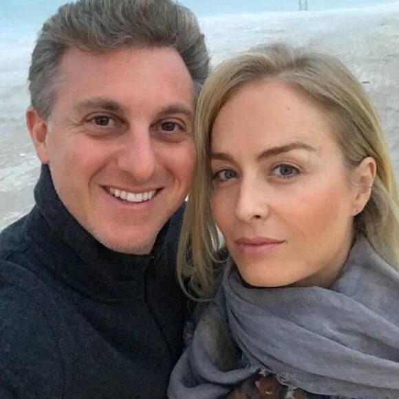 Em outubro de 2017, Luciano Huck e Angélica comemoraram bodas de linho