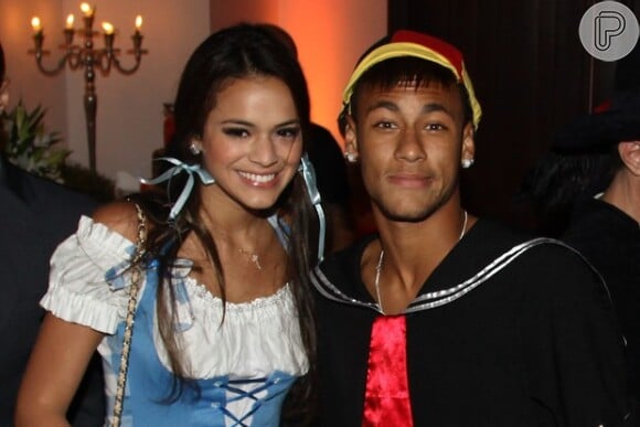 Bruna Marquezine e Neymar assumiram o namoro pela primeira vez em 2013 e entre algumas idas e vindas se reconciliaram no Réveillon de 2017. Bruna, como leonina, é uma mulher intensa e com muita atitude