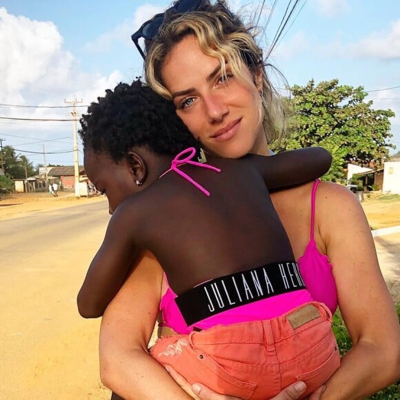 Giovanna Ewbank fala sobre a alimentação da filha: 'O pratinho dela sempre é muito colorido e ela come de tudo'