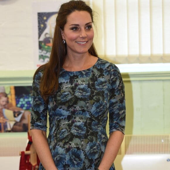 Em fevereiro de 2015, Kate Middleton estava grávida de Charlotte