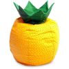 Quer relaxar em um abacaxi? O pufe na forma da fruta pode ser encontrado no site Americanas.com por R$ 139,90