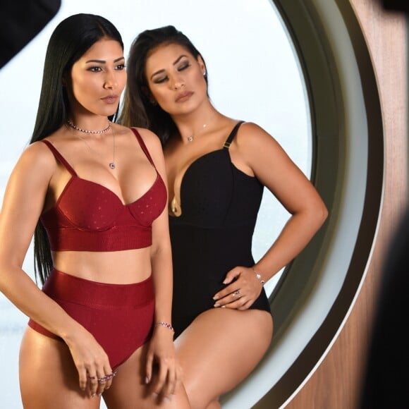 Simone e Simaria posam de lingerie para campanha da marca Plié nesta sexta-feira, dia 12 de janeiro de 2018