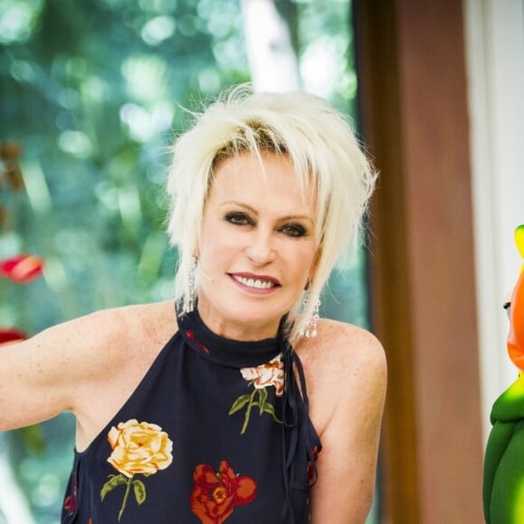 'Porque sorrir é uma das coisas mais valiosas da vida...', escreveu Ana Maria Braga em seu Instagram