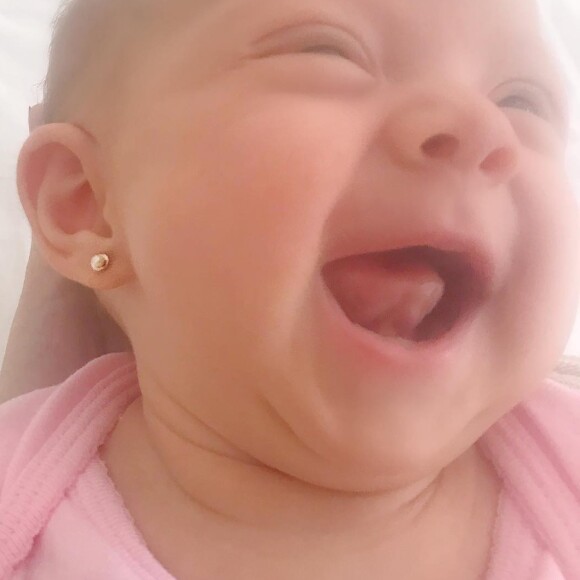 'Superindico para quem quer curtir com o filho mais velho os parques, mas sabe que o conforto, tranquilidade e bem estar da (o) caçulinha é fundamental', explicou Eliana