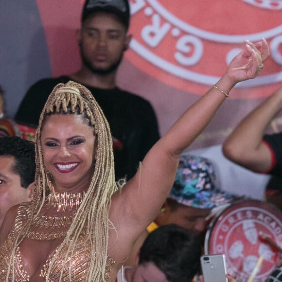 Viviane Araujo disparou: 'Vou beijar na boca e ser feliz'