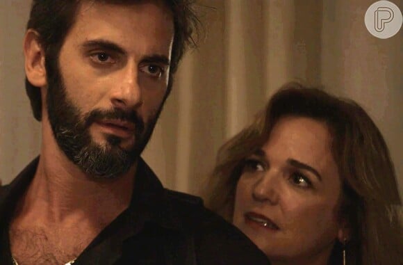 Vinícius (Flávio Tolezani) chegará de surpresa no apartamento de Laura (Bella Piero) em 'O Outro Lado do Paraíso'