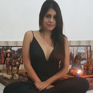 Ana Paula tem 23 anos e acredita em bruxaria