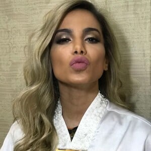 'O fato de eu ser artista me ajuda muito com eles. Já falei para os dois, antes de começarmos, qual era o tipo de artista você quer ser?', disse Anitta