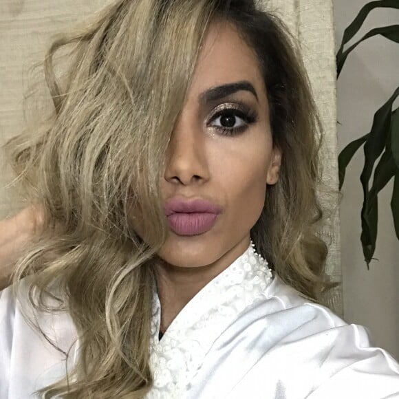 Anitta vai lançar músicas e shows exclusivos para os fãs mirins