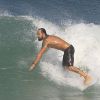 Paulinho Vilhena surfou na praia do Recreio dos Bandeirantes, Zona Oeste do Rio de Janeiro, nesta segunda-feira, 2 de junho de 2014
