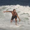 Paulinho Vilhena surfou na praia do Recreio dos Bandeirantes, Zona Oeste do Rio de Janeiro, nesta segunda-feira, 2 de junho de 2014