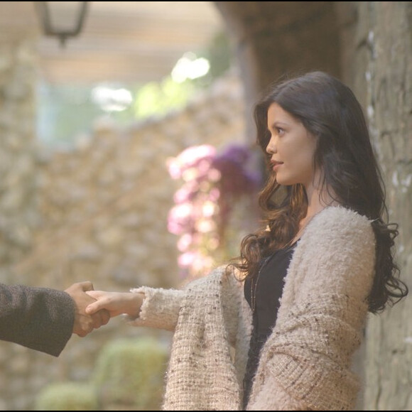 Na novela 'Tempo de Amar', Maria Vitória (Vitória Strada) e Inácio (Bruno Cabrerizo) se reencontrarão em Portugal