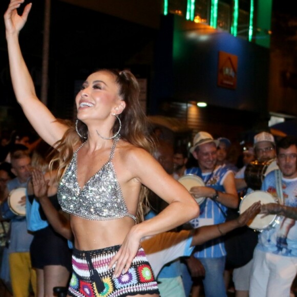 Sabrina Sato diz ter bolhas nos pés após desfiles: 'Mas não ligo, eu me divirto muito. Carnaval, para mim, é uma grande alegria'